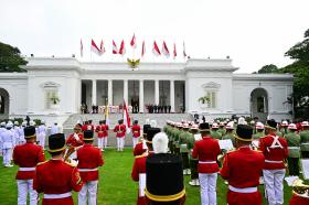 Indonesia bắn đại bác chào mừng Giáo hoàng Francis 