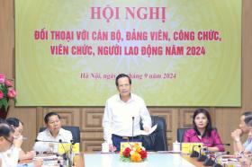 Khen thưởng nên dành cho cấp dưới, không phải để &quot;lãnh đạo thi đua&quot;  第13张