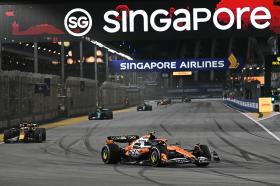 Verstappen tiếp tục thất thế trước McLaren  第2张