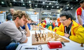 Lê Quang Liêm thua 'Vua cờ' Magnus Carlsen, Việt Nam vẫn hòa Na Uy  第1张