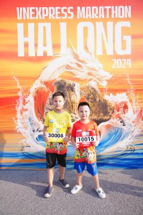 Bố mẹ khuyến khích con tham gia Kun Marathon Hạ Long để tự lập 