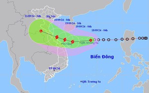 Áp thấp nhiệt đới đang tiến vào đất liền, dân Quảng Bình chằng buộc, gia cố nhà cửa...  第7张