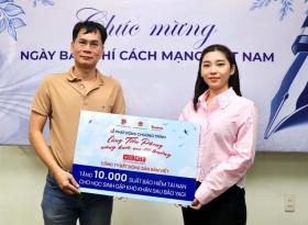  Cùng Tiền Phong nâng bước em tới trường: Tiếp nhận 10.000 suất bảo hiểm tai nạn cho học sinh 