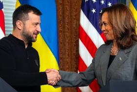  Ông Trump bất ngờ thông báo sẽ gặp Tổng thống Ukraine sau cam kết của bà Harris 