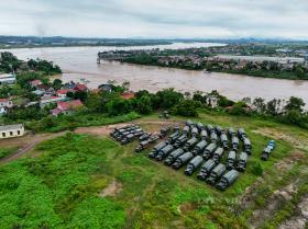 Vụ sập cầu Phong Châu: Quân đội tập kết thiết bị, chuẩn bị bắc cầu phao qua sông Hồng