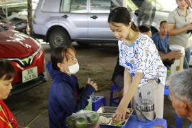 Những món quà đặc biệt tặng &quot;Bữa Cơm Yêu Thương&quot;  第58张