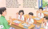  GS.TS Hoàng Đạo Kính nhận Giải thưởng Lớn Bùi Xuân Phái - Vì tình yêu Hà Nội 