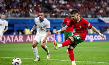  Tiền đạo mang dòng máu Việt không khoác áo đội tuyển Nam, chọn sát cánh cùng Mahrez tại Algeria 第12张