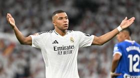 Kylian Mbappe đang thăng hoa, Real Madrid bỗng nhận tin sét đánh