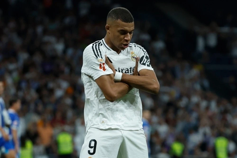 Kylian Mbappe đang thăng hoa, Real Madrid bỗng nhận tin sét đánh  第2张