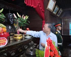  Tổng Bí thư, Chủ tịch nước Tô Lâm dâng hương tưởng nhớ các anh hùng liệt sỹ tại Quảng Trị 