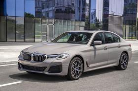 Tin tức giá xe: BMW 5-Series bản 'full' giảm tới 300 triệu tại đại lý, năm sản xuất 2022