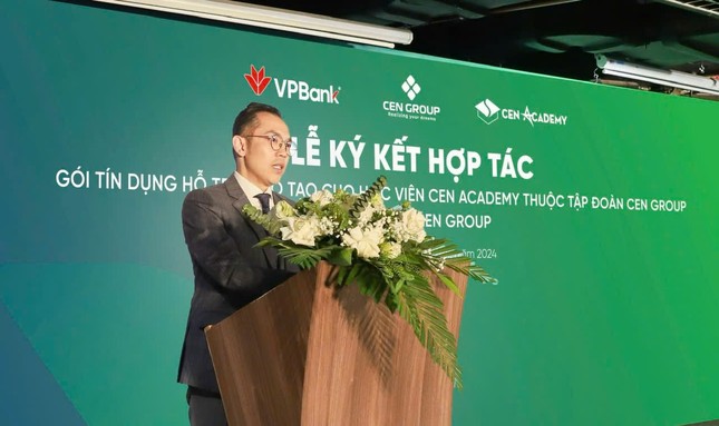  VPBank &amp; Cen Academy (Cen Group) ký kết hợp tác hỗ trợ tín dụng đào tạo cho các học viên 