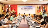  Trường Đại học tổ chức triển lãm “Rừng và Biến đổi khí hậu” 