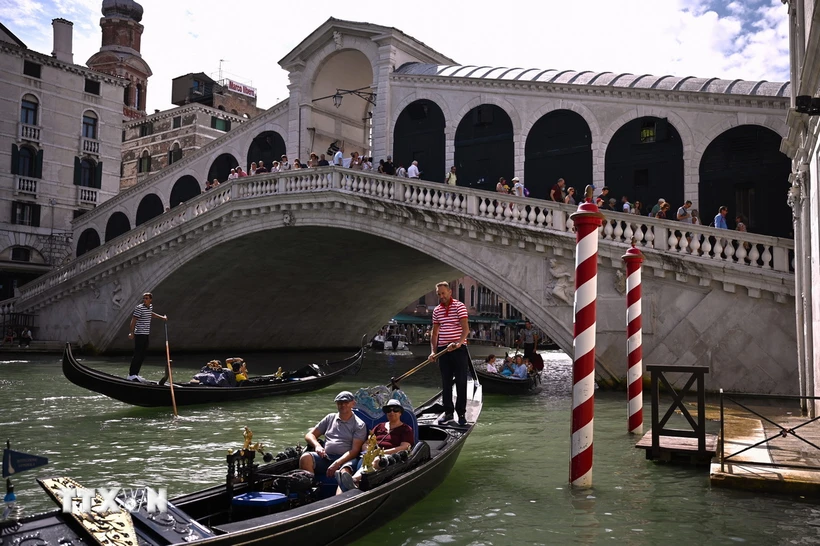  Italy: Thành phố Venice áp dụng quy định giới hạn đoàn du lịch tối đa 25 người 