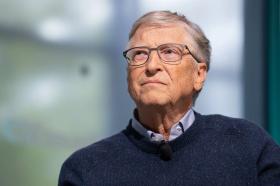 Tỉ phú Bill Gates âm thầm quyên góp 50 triệu USD ủng hộ bà Harris